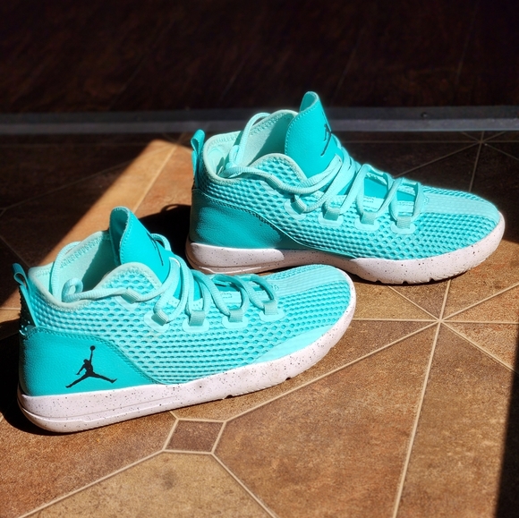 Nike Air Jordan Reveal - Picture 3 of 5